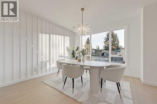 8136 47 Avenue Nw, Calgary, AB - Indoor Photo Showing Dining Room