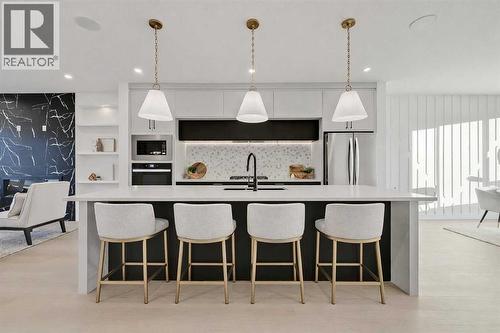 8136 47 Avenue Nw, Calgary, AB - Indoor Photo Showing Other Room