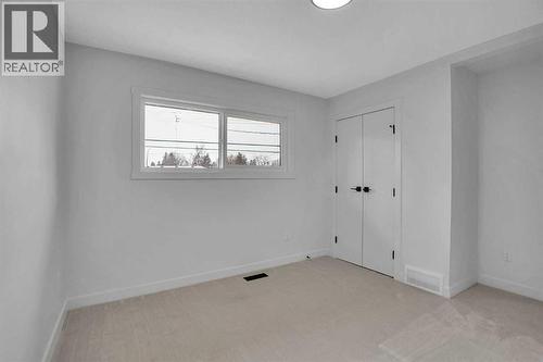 77 Ferncliff Crescent Se, Calgary, AB - Indoor Photo Showing Other Room