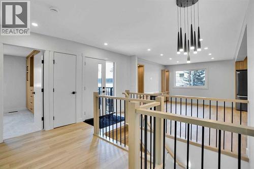 77 Ferncliff Crescent Se, Calgary, AB - Indoor Photo Showing Other Room