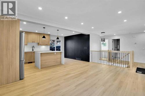 77 Ferncliff Crescent Se, Calgary, AB - Indoor Photo Showing Kitchen