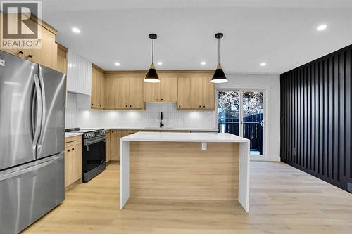 77 Ferncliff Crescent Se, Calgary, AB - Indoor Photo Showing Kitchen