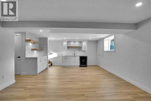77 Ferncliff Crescent Se, Calgary, AB - Indoor Photo Showing Kitchen