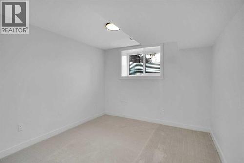 77 Ferncliff Crescent Se, Calgary, AB - Indoor Photo Showing Other Room