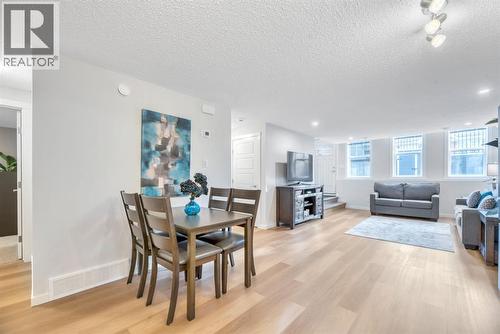 344 Cranbrook Square Se, Calgary, AB - Indoor