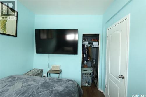 2305 Mcdonald Street, Regina, SK - Indoor Photo Showing Bedroom