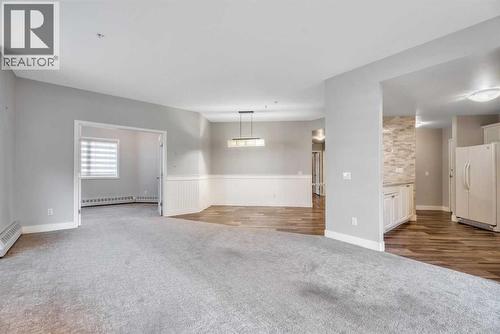112, 43 Westlake Circle, Strathmore, AB - Indoor Photo Showing Other Room