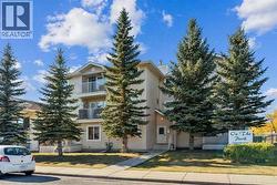 303, 4327 75 Street NW  Calgary, AB T3B 2M7