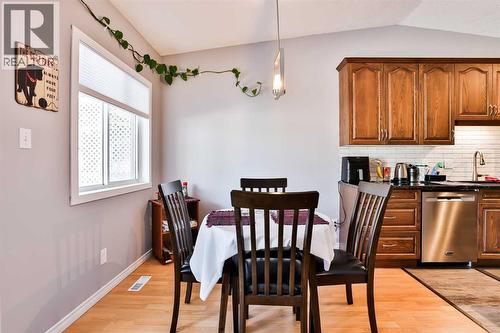 2, 135 Jerry Potts Boulevard W, Lethbridge, AB - Indoor Photo Showing Dining Room