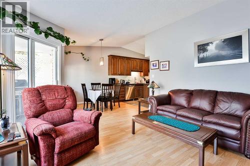 2, 135 Jerry Potts Boulevard W, Lethbridge, AB - Indoor Photo Showing Living Room