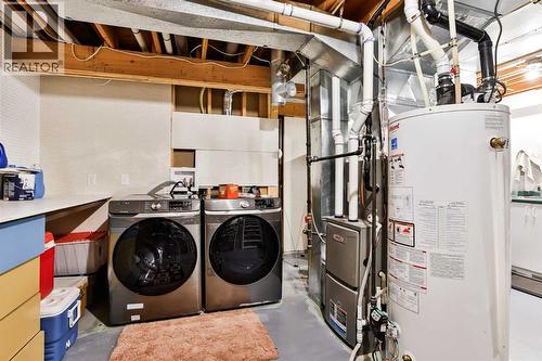 2, 135 Jerry Potts Boulevard W, Lethbridge, AB - Indoor Photo Showing Laundry Room