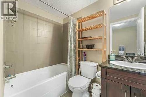 215, 355 Taralake Way Ne, Calgary, AB - Indoor Photo Showing Bathroom