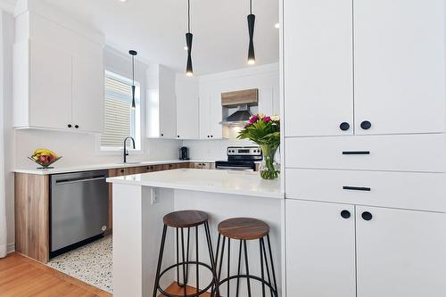 Kitchen - 55 Rue De Lavours, Terrebonne (Terrebonne), QC - Indoor Photo Showing Kitchen With Upgraded Kitchen