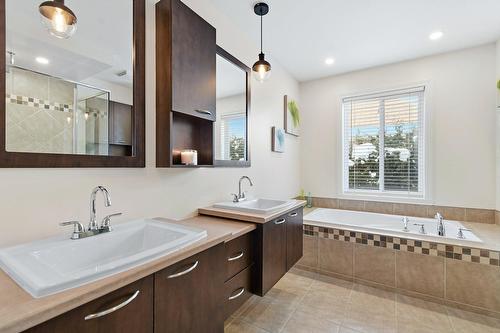 Bathroom - 55 Rue De Lavours, Terrebonne (Terrebonne), QC - Indoor Photo Showing Bathroom