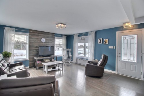 Salon - 382 Rue Belmont, Val-D'Or, QC - Indoor Photo Showing Living Room