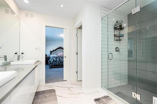 178 Willow Creek Road, Winnipeg, MB - Indoor Photo Showing Bathroom