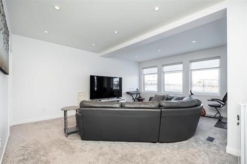 178 Willow Creek Road, Winnipeg, MB - Indoor Photo Showing Other Room