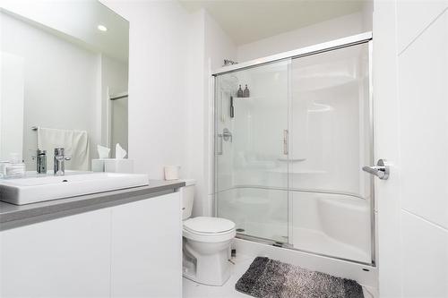 178 Willow Creek Road, Winnipeg, MB - Indoor Photo Showing Bathroom