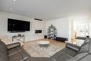 178 Willow Creek Road, Winnipeg, MB  - Indoor Photo Showing Living Room 