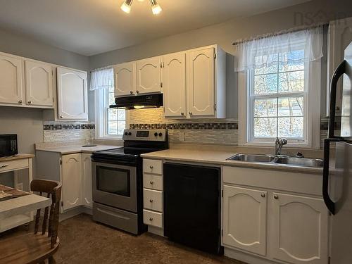 35 Aberdeen Avenue, New Glasgow, NS 