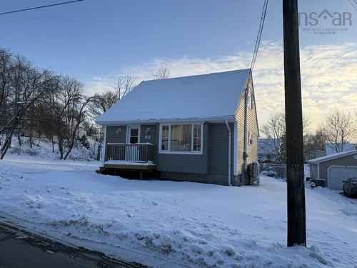 35 Aberdeen Avenue, New Glasgow, NS 
