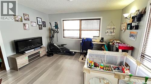402 3Rd Avenue, Maple Creek, SK - Indoor