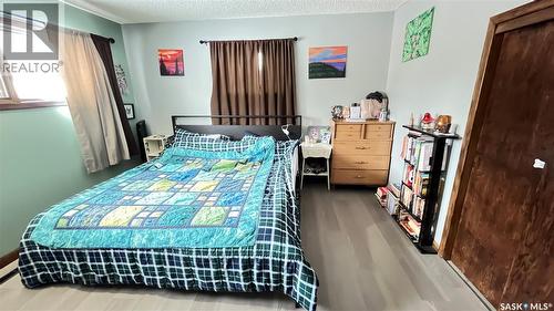 402 3Rd Avenue, Maple Creek, SK - Indoor Photo Showing Bedroom