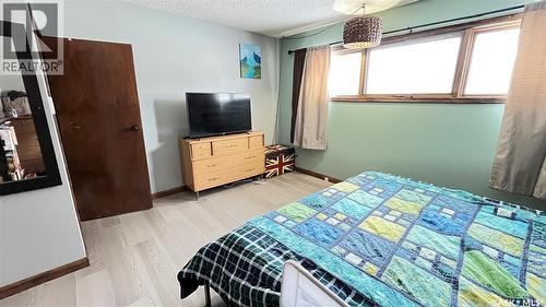 402 3Rd Avenue, Maple Creek, SK - Indoor Photo Showing Bedroom