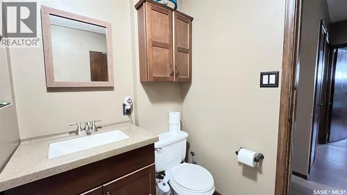 402 3Rd Avenue, Maple Creek, SK - Indoor Photo Showing Bathroom