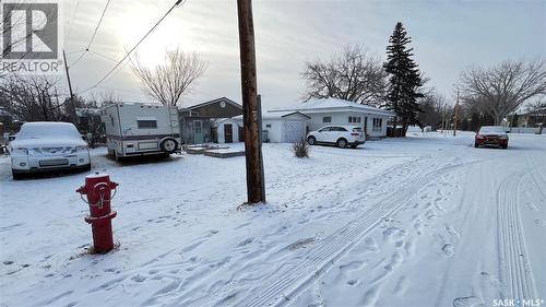 402 3Rd Avenue, Maple Creek, SK - Outdoor