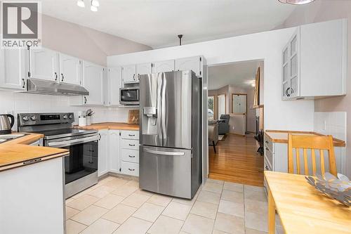 17, 1200 Milt Ford Lane, Carstairs, AB - Indoor Photo Showing Kitchen