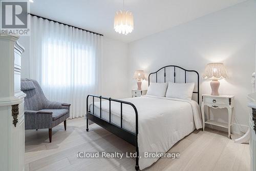 5389 Kindos Street, Burlington, ON - Indoor Photo Showing Bedroom