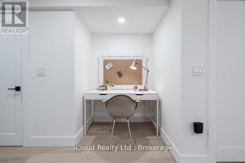 5389 Kindos Street, Burlington, ON - Indoor