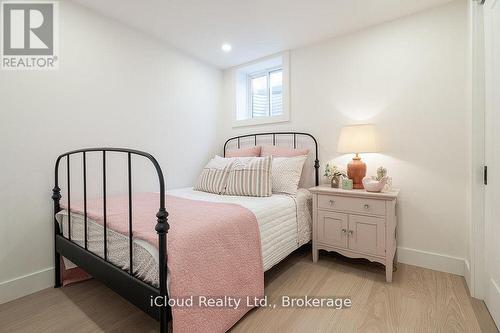 5389 Kindos Street, Burlington, ON - Indoor Photo Showing Bedroom