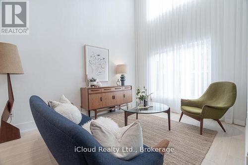 5389 Kindos Street, Burlington, ON - Indoor