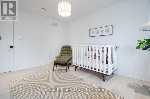 5389 Kindos Street, Burlington, ON - Indoor Photo Showing Bedroom