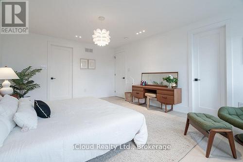5389 Kindos Street, Burlington, ON - Indoor Photo Showing Bedroom