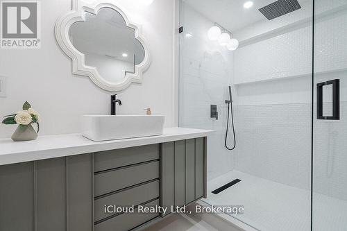 5389 Kindos Street, Burlington, ON - Indoor Photo Showing Bathroom