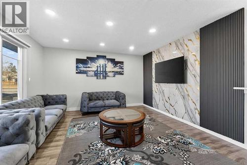 8 Malvern Crescent Ne, Calgary, AB - Indoor