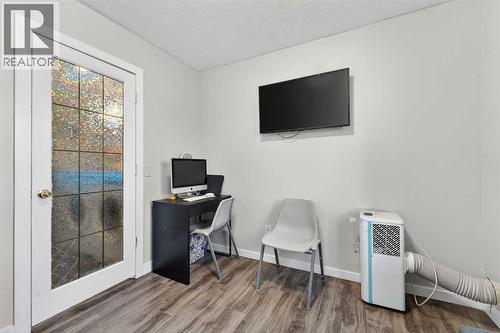 8 Malvern Crescent Ne, Calgary, AB - Indoor Photo Showing Other Room