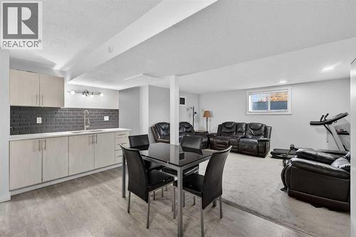 8 Malvern Crescent Ne, Calgary, AB - Indoor