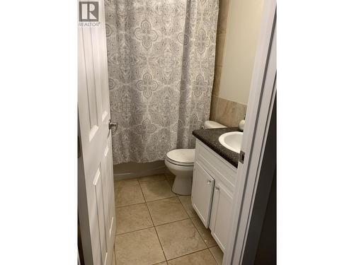 4pc upstairs bath when owner was living there - 3155 Gordon Drive Unit# 407, Kelowna, BC - Indoor Photo Showing Bathroom