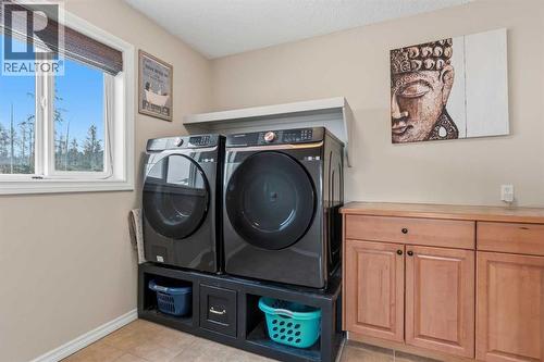 26 Park Point, Whitecourt, AB - Indoor Photo Showing Laundry Room