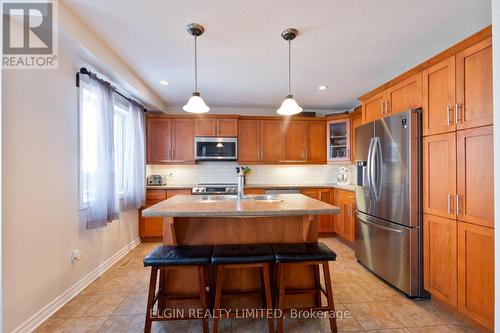 18 Peach Tree Boulevard, St. Thomas, ON - Indoor Photo Showing Kitchen With Double Sink