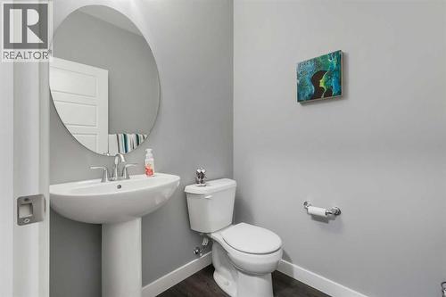 3 Sage Bluff Heights Nw, Calgary, AB - Indoor Photo Showing Bathroom