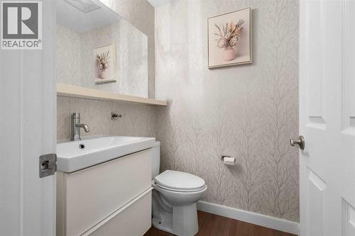 109 Copperfield Common Se, Calgary, AB - Indoor Photo Showing Bathroom