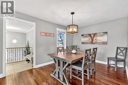 101 12A Street Ne, Calgary, AB - Indoor Photo Showing Dining Room