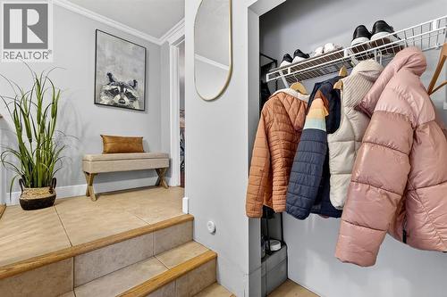 101 12A Street Ne, Calgary, AB - Indoor Photo Showing Bathroom