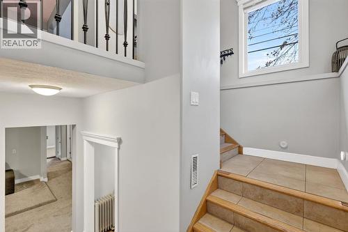 101 12A Street Ne, Calgary, AB - Indoor Photo Showing Other Room