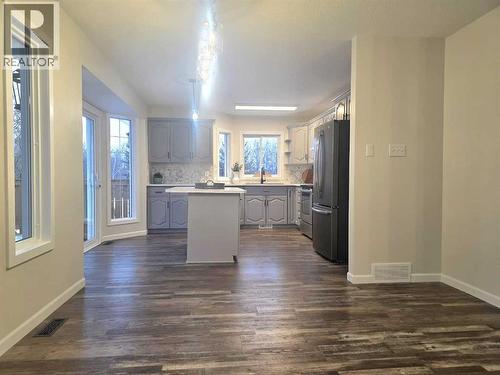 1934 8 Avenue, Wainwright, AB - Indoor Photo Showing Kitchen